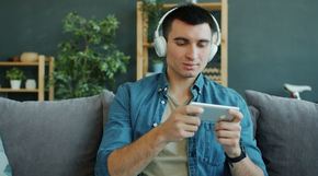 V9bet ôm tiền